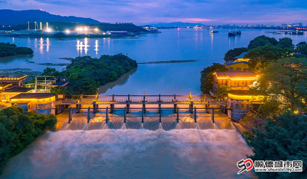 周荣根摄.jpg