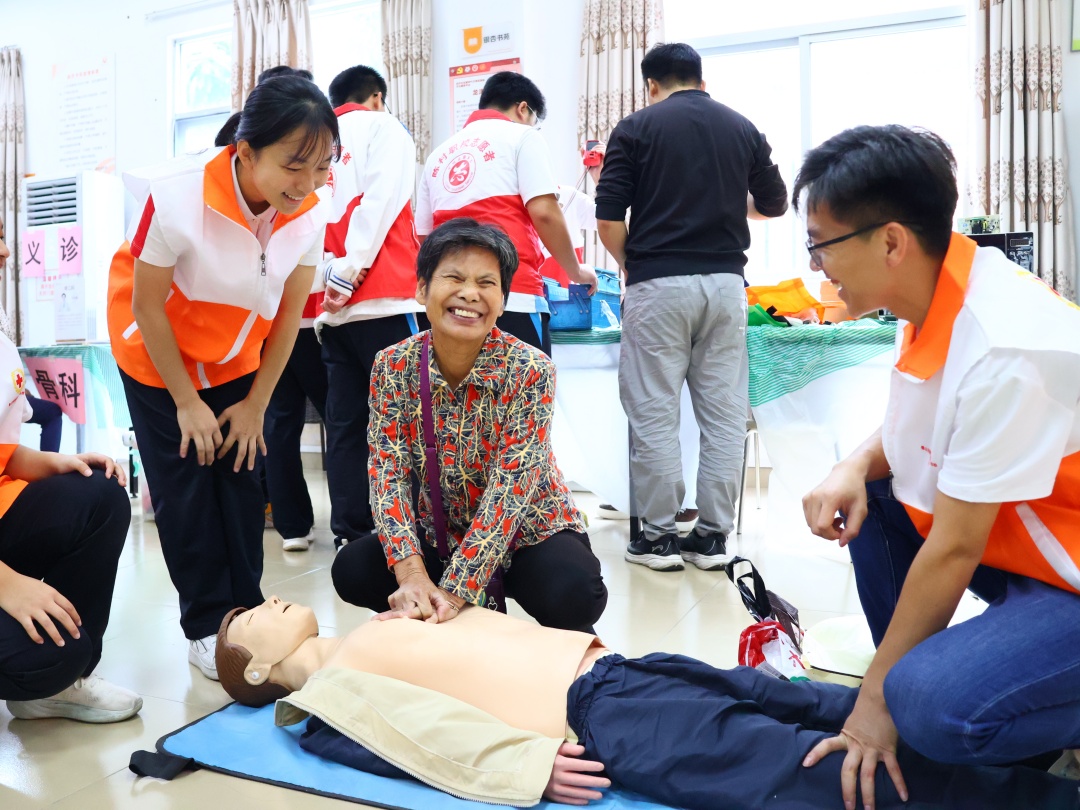 职中红十字会2 (1).JPG