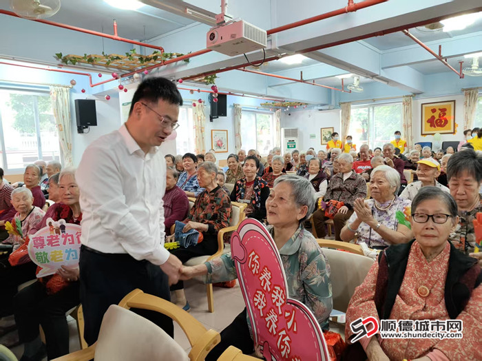 敬老院慰问1。.jpg