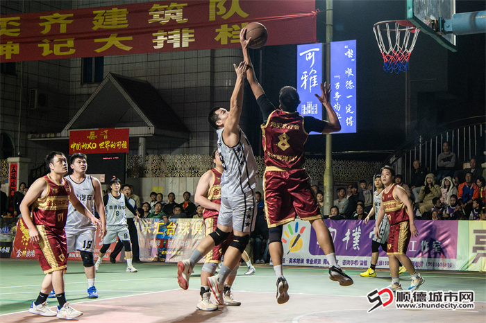 第20届均安镇三华“启明杯”男子篮球邀请赛正在火热进行中。（拍摄：欧阳健洪）.jpg