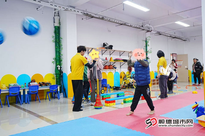 哔哩吧啦儿童发展中心在顺德陈村揭牌开业 (1).jpg