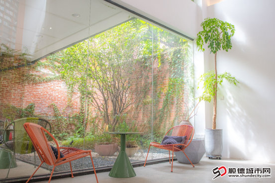 shundeplus/images/article/2025/12/08/b05ba20251208212348879046.jpg 3500书屋 (4).jpg