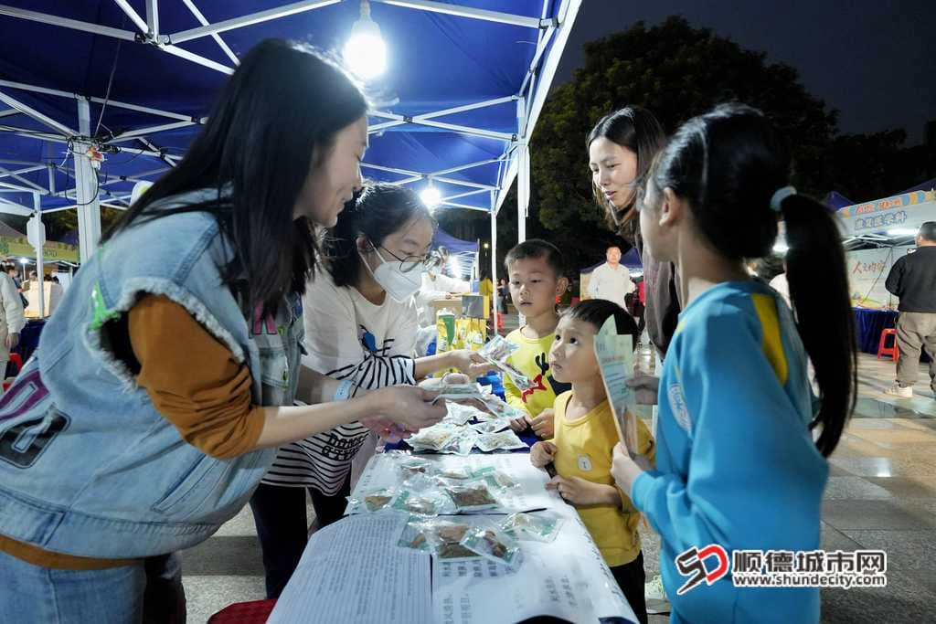 打破传统宣教模式,通过趣味游戏让市民学习中医养生知识。 (主办方供图) (1).jpg