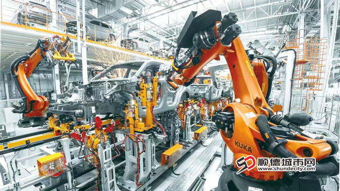 机器人产业实景图 (3).jpg