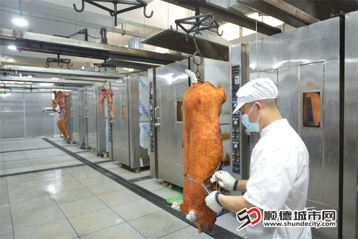 均安烧猪生产企业生产环境。 (2).jpg